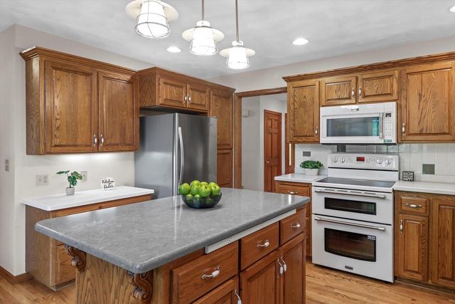 719 N Thompson Road, Sun Prairie, WI 53590