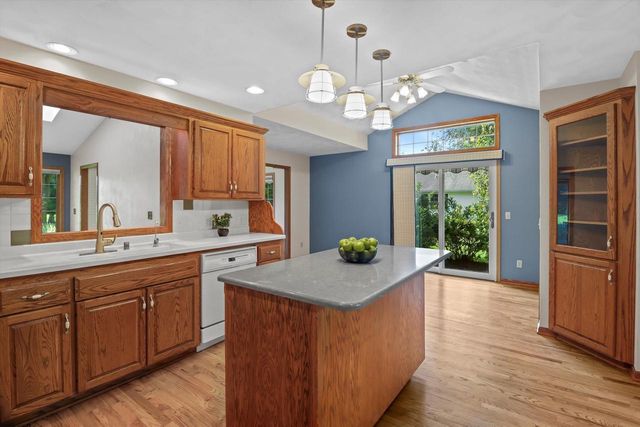 719 N Thompson Road, Sun Prairie, WI 53590