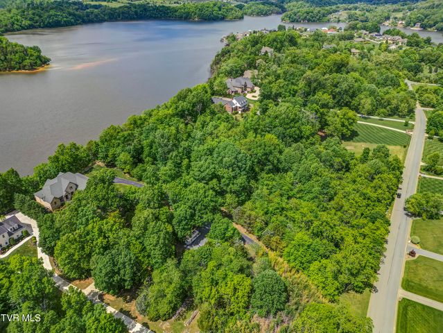 612 Harbor Point Drive, Johnson City, TN 37615