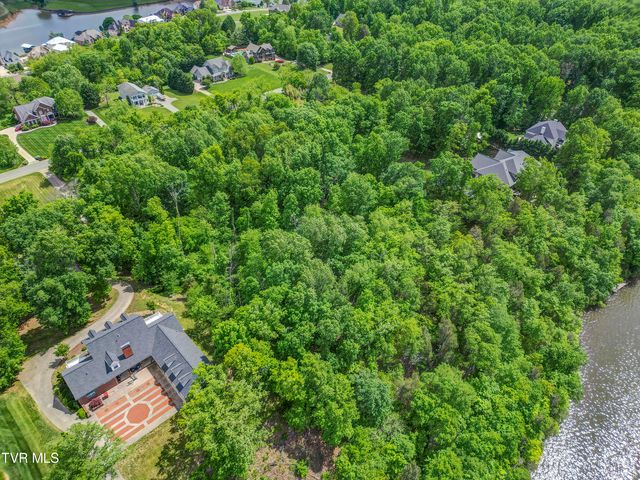 612 Harbor Point Drive, Johnson City, TN 37615
