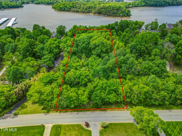 612 Harbor Point Drive, Johnson City, TN 37615