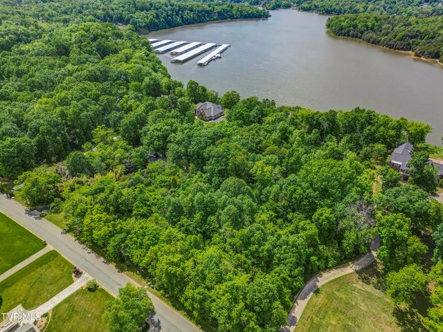 612 Harbor Point Drive, Johnson City, TN 37615