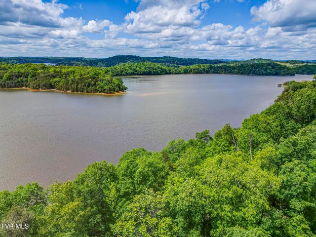 612 Harbor Point Drive, Johnson City, TN 37615