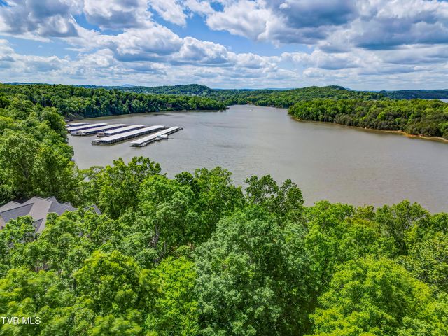 612 Harbor Point Drive, Johnson City, TN 37615