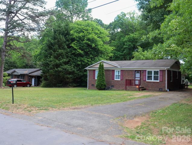 1006 Iris Drive, Gastonia, NC 28056