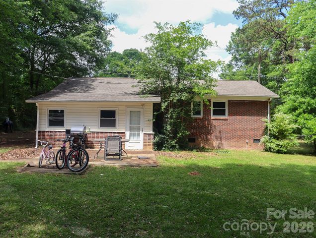 1006 Iris Drive, Gastonia, NC 28056