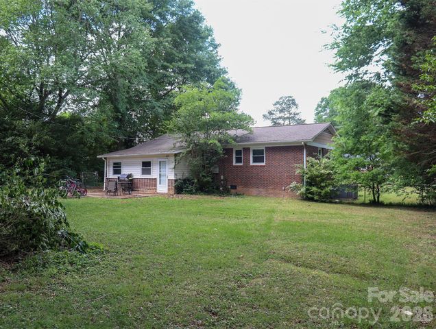 1006 Iris Drive, Gastonia, NC 28056