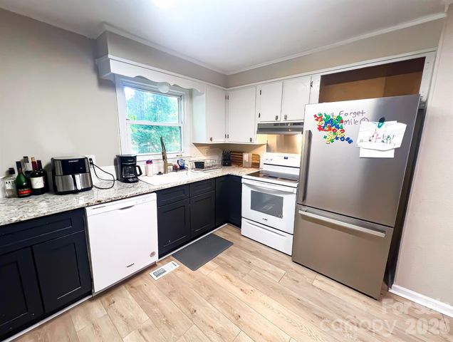 1006 Iris Drive, Gastonia, NC 28056