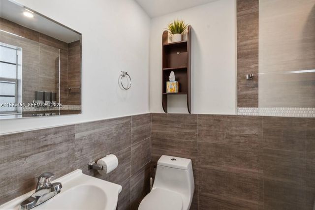 335 Ocean Dr 122, Miami Beach, FL 33139