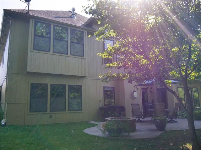 1620 Napa Valley Drive, Lee's Summit, MO 64082