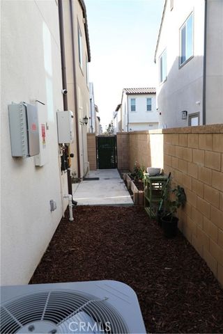 16064 Jamie Lane 3, Fontana, CA 92336