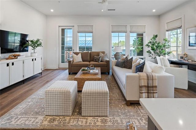 962 Bibbs Circle 8, Atlanta, GA 30318