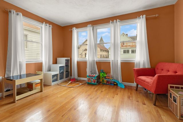 16 Saint James Ave, Norwood, MA 02062