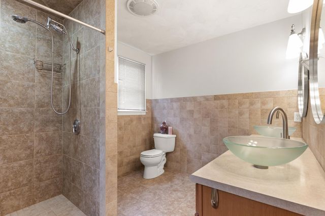 16 Saint James Ave, Norwood, MA 02062