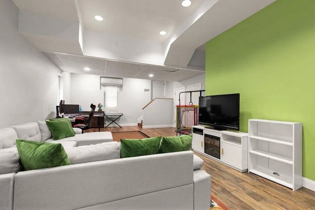 16 Saint James Ave, Norwood, MA 02062