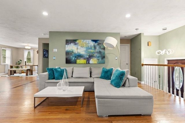 16 Saint James Ave, Norwood, MA 02062