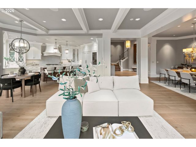 1600 VIEW LAKE Ct, Lake Oswego, OR 97034