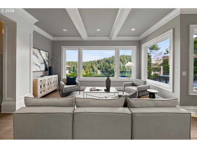 1600 VIEW LAKE Ct, Lake Oswego, OR 97034