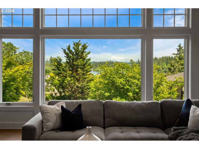 1600 VIEW LAKE Ct, Lake Oswego, OR 97034