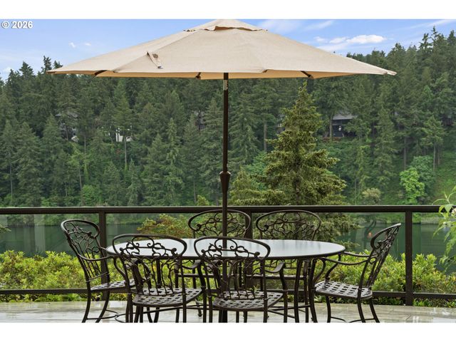 1600 VIEW LAKE Ct, Lake Oswego, OR 97034