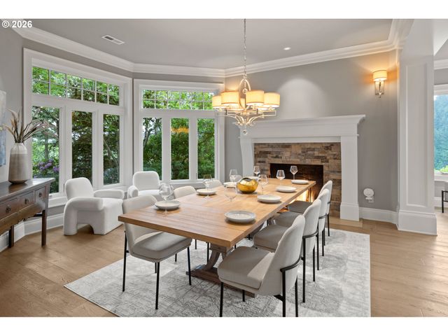 1600 VIEW LAKE Ct, Lake Oswego, OR 97034