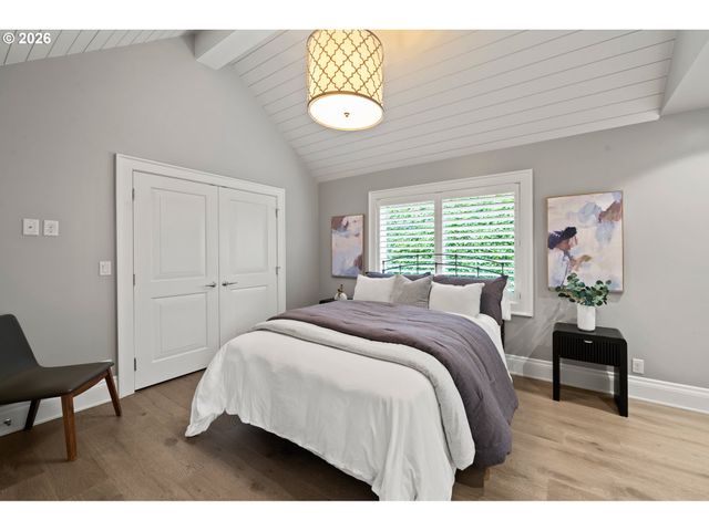 1600 VIEW LAKE Ct, Lake Oswego, OR 97034
