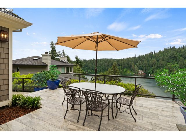 1600 VIEW LAKE Ct, Lake Oswego, OR 97034