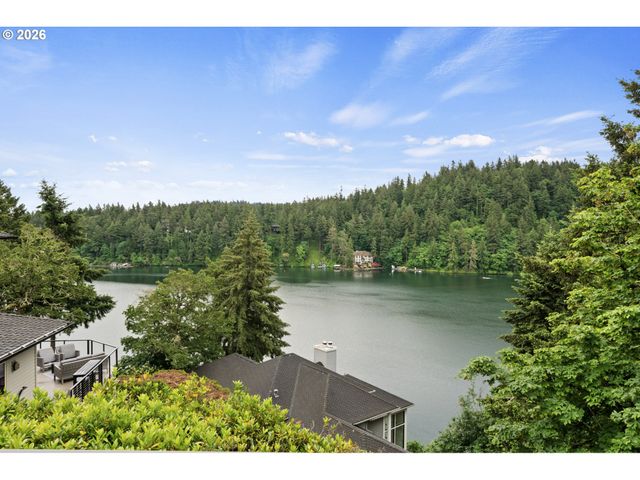 1600 VIEW LAKE Ct, Lake Oswego, OR 97034