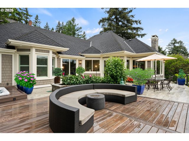 1600 VIEW LAKE Ct, Lake Oswego, OR 97034