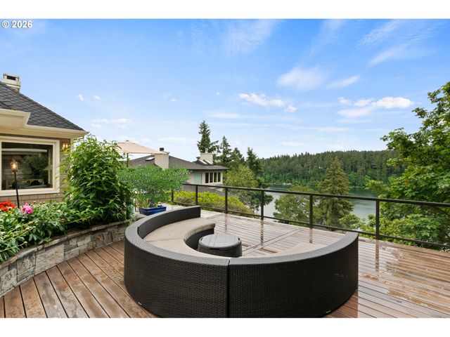 1600 VIEW LAKE Ct, Lake Oswego, OR 97034