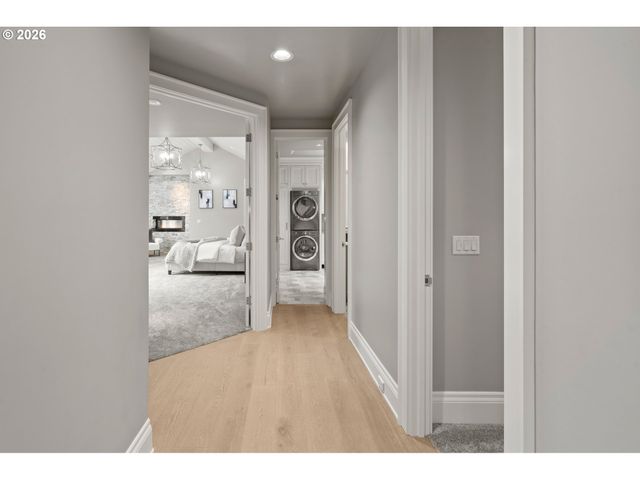 1600 VIEW LAKE Ct, Lake Oswego, OR 97034