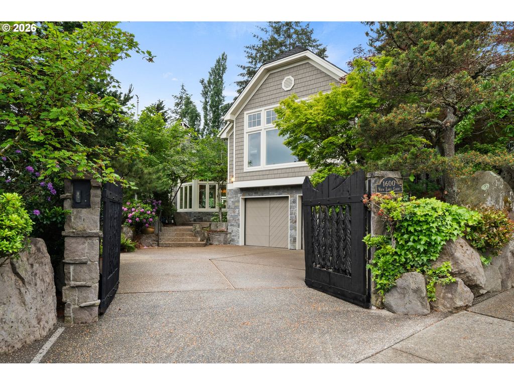 1600 VIEW LAKE Ct, Lake Oswego, OR 97034