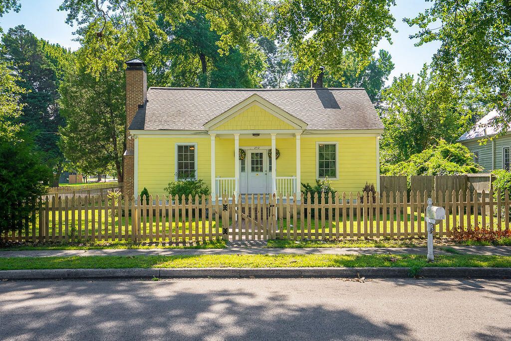 252 Chesterfield Street N, Aiken, SC 29801