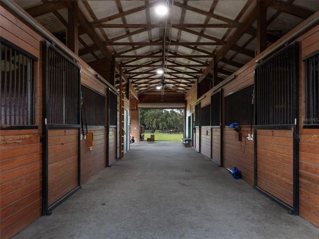 9481 W HIGHWAY 316, Reddick, FL 32686