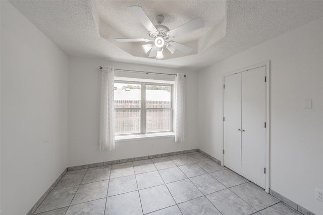 1633 Saxon Drive, Bedford, TX 76021