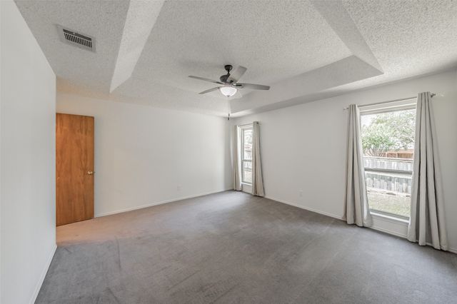 1633 Saxon Drive, Bedford, TX 76021