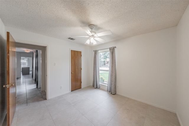 1633 Saxon Drive, Bedford, TX 76021