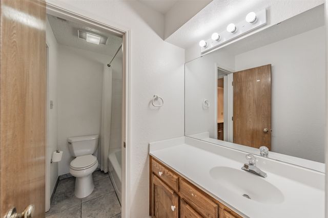 1633 Saxon Drive, Bedford, TX 76021