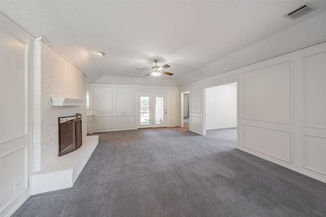 1633 Saxon Drive, Bedford, TX 76021