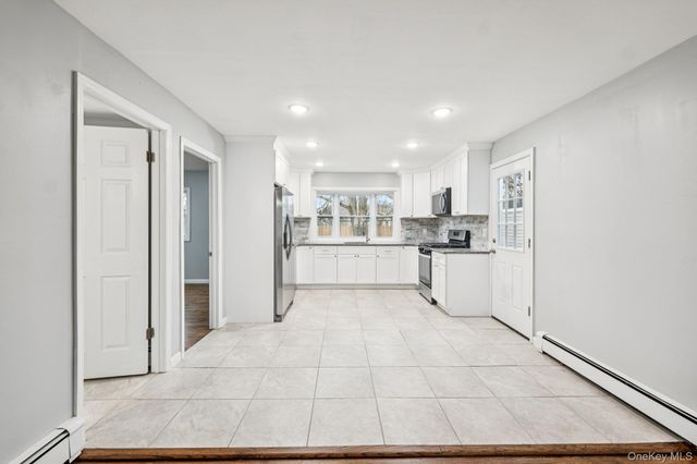 1354 Brooklyn Boulevard, Bay Shore, NY 11706