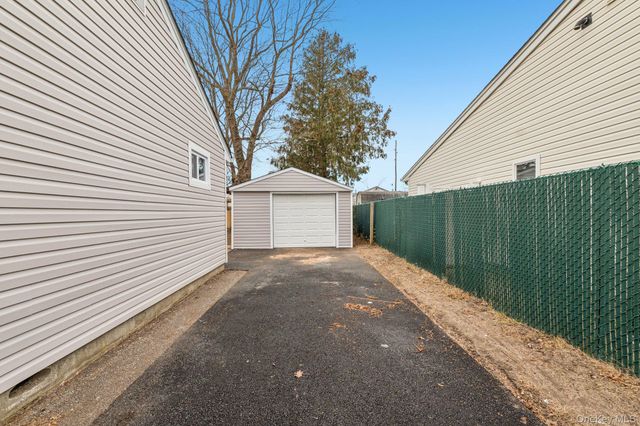 1354 Brooklyn Boulevard, Bay Shore, NY 11706