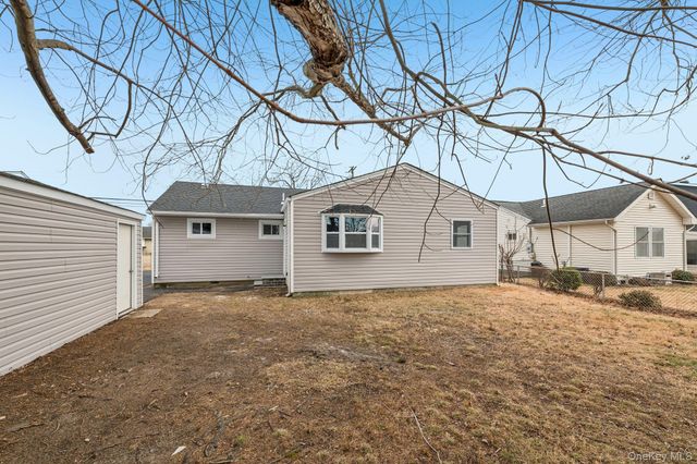 1354 Brooklyn Boulevard, Bay Shore, NY 11706