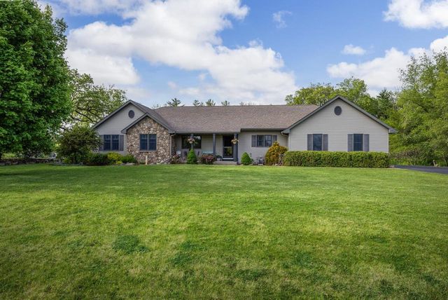 4509 E Palakwia Drive, Janesville, WI 53546