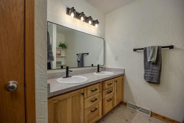 4509 E Palakwia Drive, Janesville, WI 53546