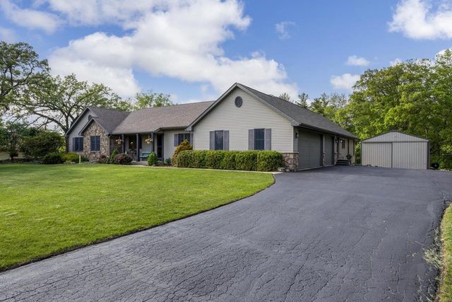 4509 E Palakwia Drive, Janesville, WI 53546