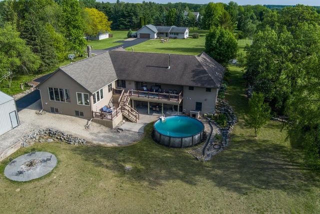 4509 E Palakwia Drive, Janesville, WI 53546