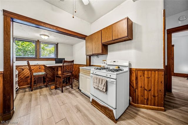 801 E 157 Street, Cleveland, OH 44110