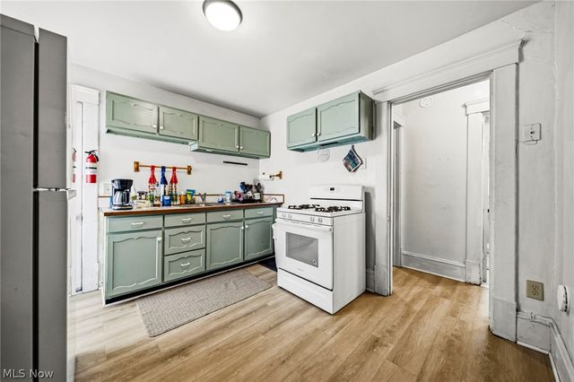 801 E 157 Street, Cleveland, OH 44110