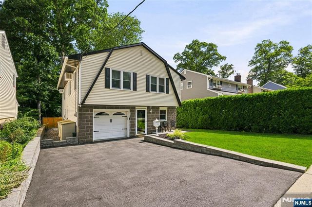 83 Moore Avenue, Waldwick, NJ 07463