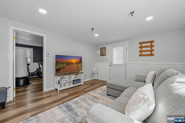 83 Moore Avenue, Waldwick, NJ 07463